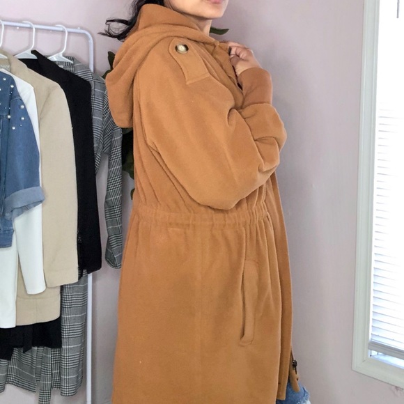 Camel Jacket - Picture 2 of 3